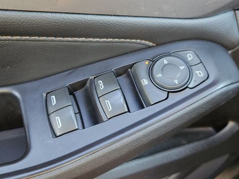 Used 2018 Chevrolet Traverse LT image 31