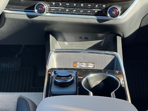 New 2026 Chevrolet Equinox ACTIV w/ Convenience Package III image 9