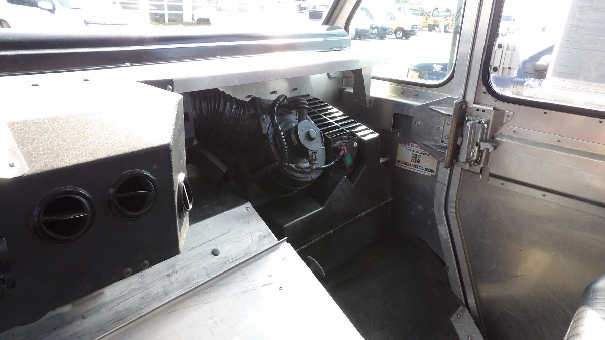 Used 2014 Ford E-350 and Econoline 350 Super Duty w/ A/C Prep Package RWD image 15