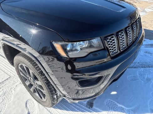 Used 2017 Jeep Grand Cherokee Altitude image 27