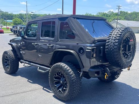 Used 2018 Jeep Wrangler Unlimited Sport AWD/4WD image 5