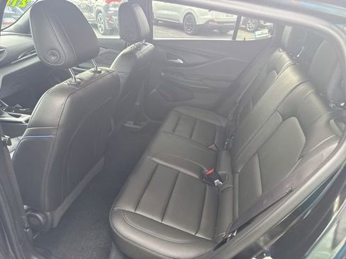 Used 2025 Buick Envista Sport Touring image 7