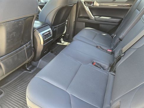 Used 2022 Lexus GX 460 Premium w/ Premium Package image 30