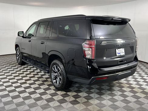 Used 2022 Chevrolet Suburban Z71 w/ Luxury Package AWD/4WD image 6