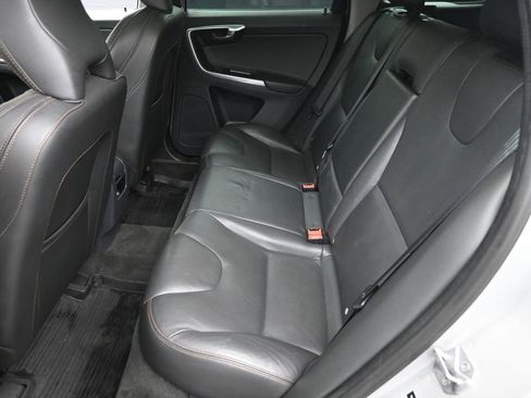 Used 2017 Volvo XC60 T6 Dynamic w/ Preferred Option Package image 13