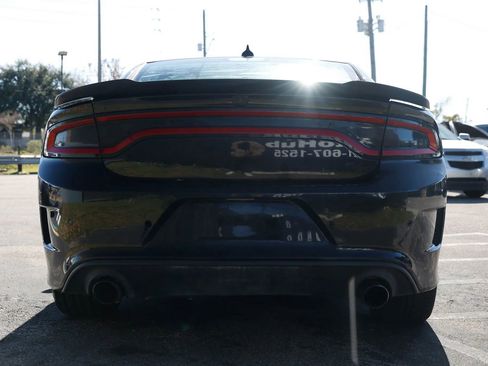 Used 2017 Dodge Charger R/T w/ Navigation & Travel Group image 4