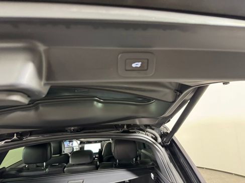 Used 2023 Land Rover Range Rover Sport SE image 29