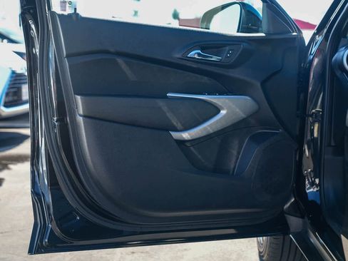 Used 2024 Chevrolet Trax RS image 19