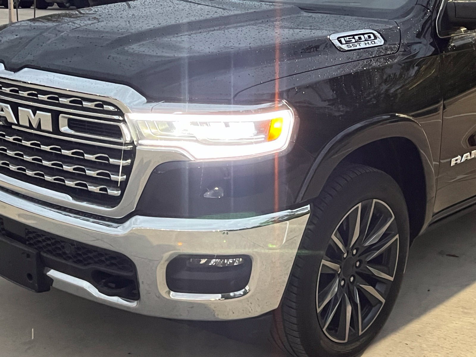 Used 2025 RAM 1500 Limited AWD/4WD image 4