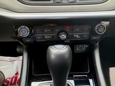 Certified 2025 Jeep Compass Limited AWD/4WD image 22
