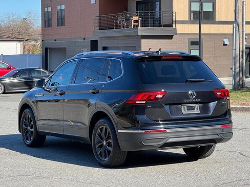 Used 2024 Volkswagen Tiguan SE image 4