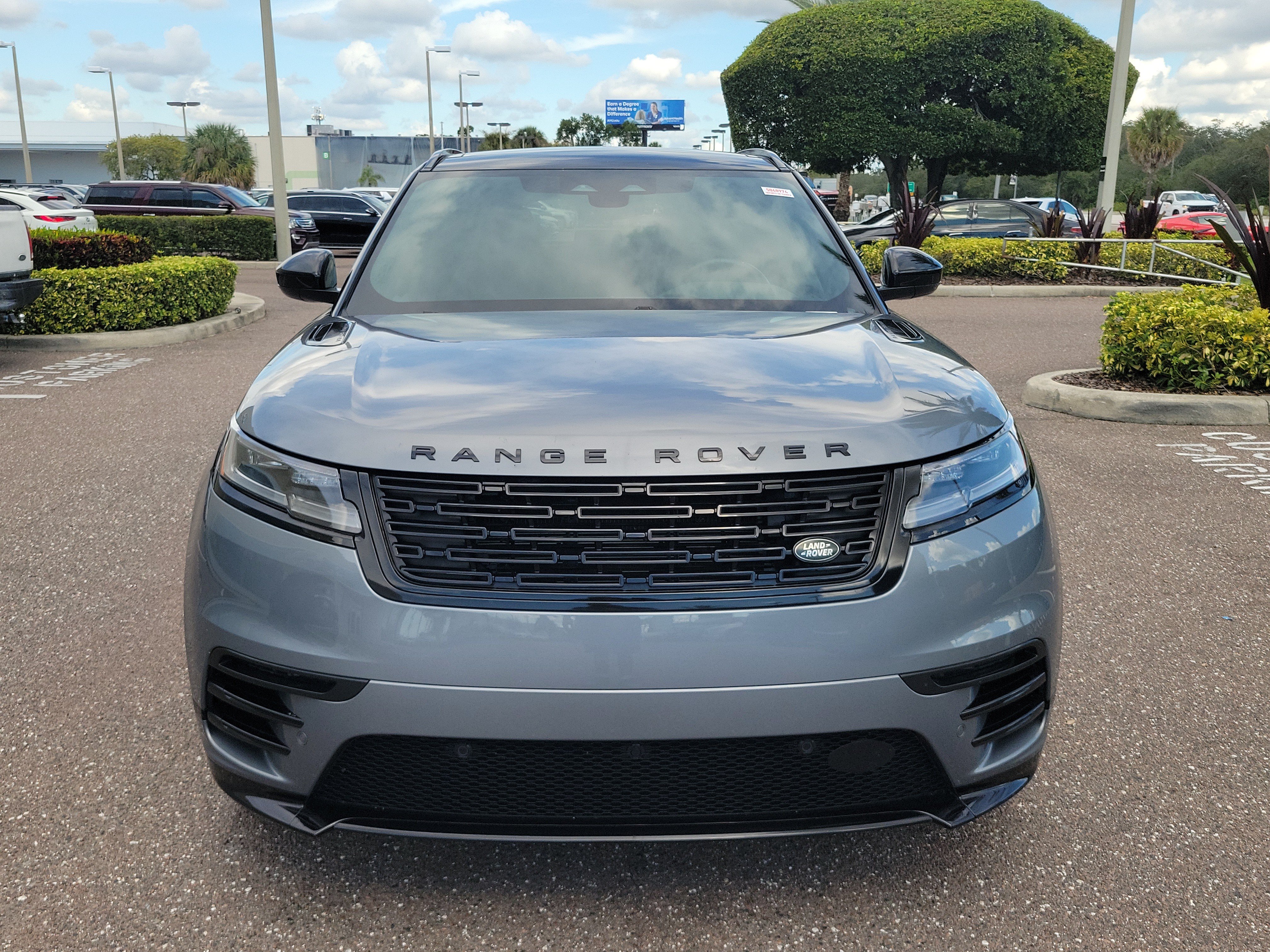 Used 2024 Land Rover Range Rover Velar Dynamic SE AWD/4WD image 8