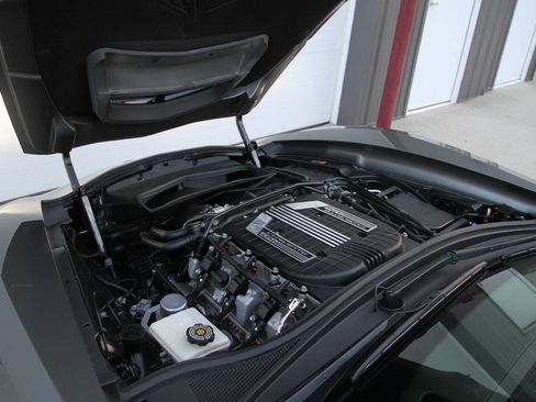 Used 2015 Chevrolet Corvette Z06 w/ 3LZ Preferred Equipment Group RWD image 27