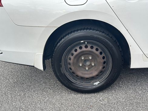 Used 2014 Nissan Sentra S image 17