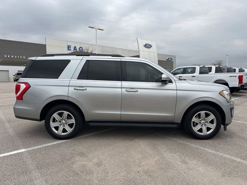 Used 2020 Ford Expedition XLT w/ Equipment Group 201A image 9