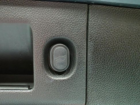 Used 2019 Chevrolet Tahoe LT w/ RST Edition image 24