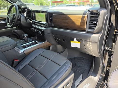 New 2026 Chevrolet Silverado 1500 High Country AWD/4WD image 15