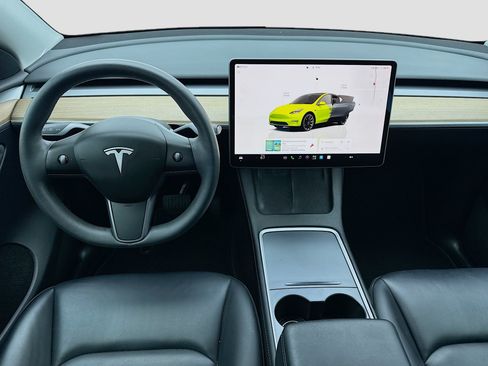 Used 2023 Tesla Model Y Long Range AWD/4WD image 15