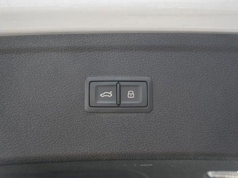 Used 2019 Audi Q5 2.0T Premium w/ Convenience Package image 13