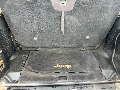 Used 2014 Jeep Wrangler Sport w/ Black Appearance Group image 9