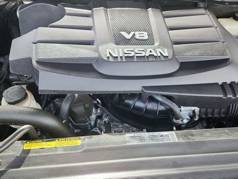 Used 2019 Nissan Titan PRO-4X AWD/4WD image 18