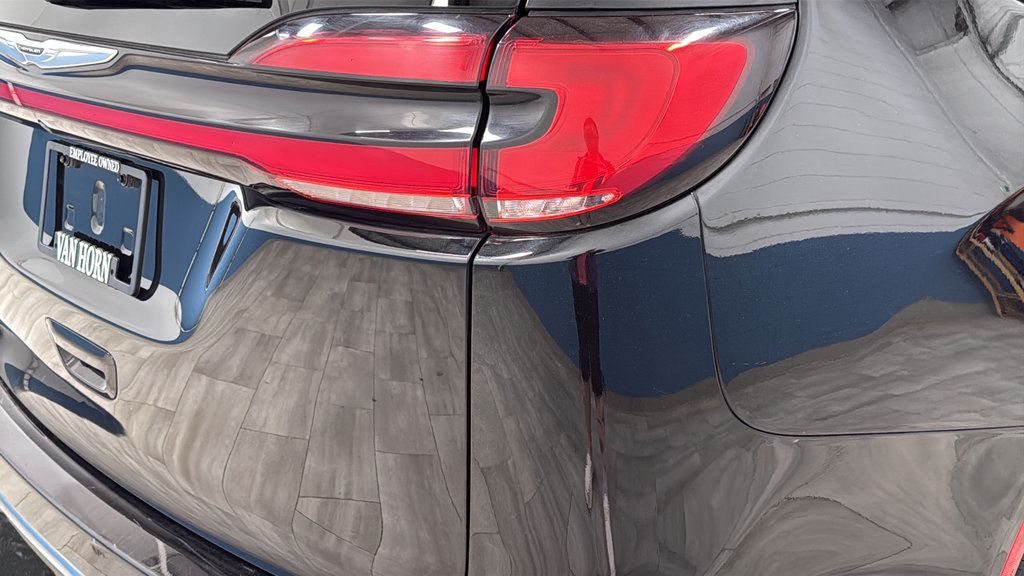 Used 2024 Chrysler Pacifica Touring-L FWD image 38