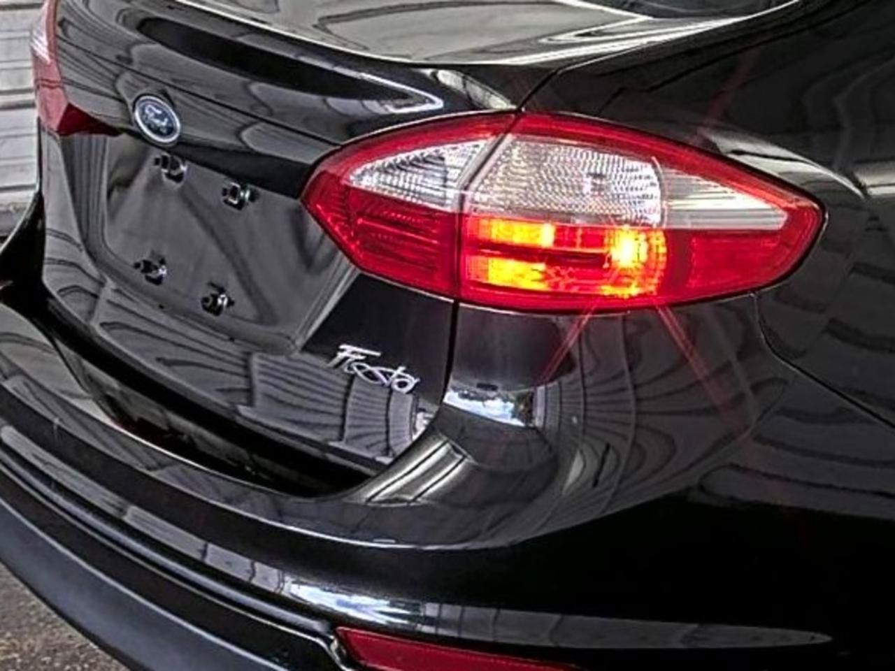Used 2015 Ford Fiesta S FWD image 7