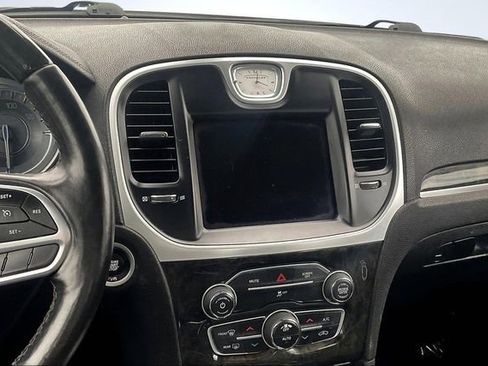Used 2019 Chrysler 300 Limited image 20