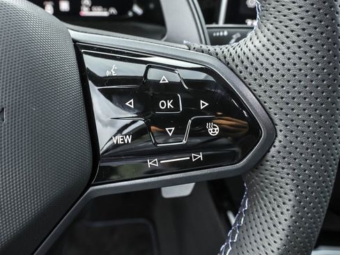 New 2025 Volkswagen Golf R Black Edition image 28