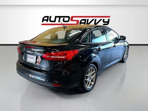 Used 2015 Ford Focus SE w/ Equipment Group 201A FWD image 7