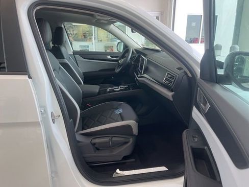 New 2026 Volkswagen Atlas Peak Edition image 29