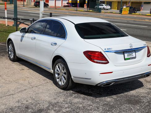 Used 2017 Mercedes-Benz E 300 4MATIC image 10