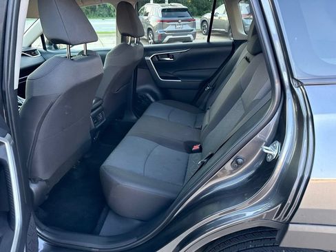 Used 2025 Toyota RAV4 XLE AWD/4WD image 15