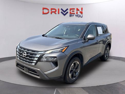 Used 2025 Nissan Rogue SV FWD image 8