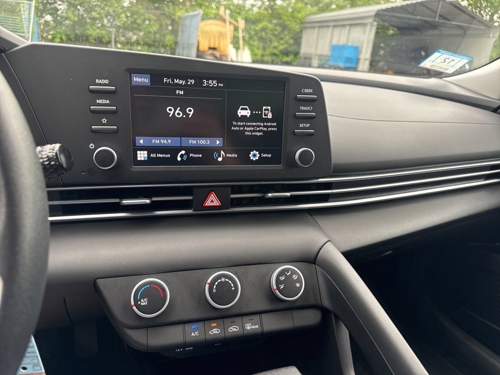 Certified 2026 Hyundai Elantra SE FWD image 25