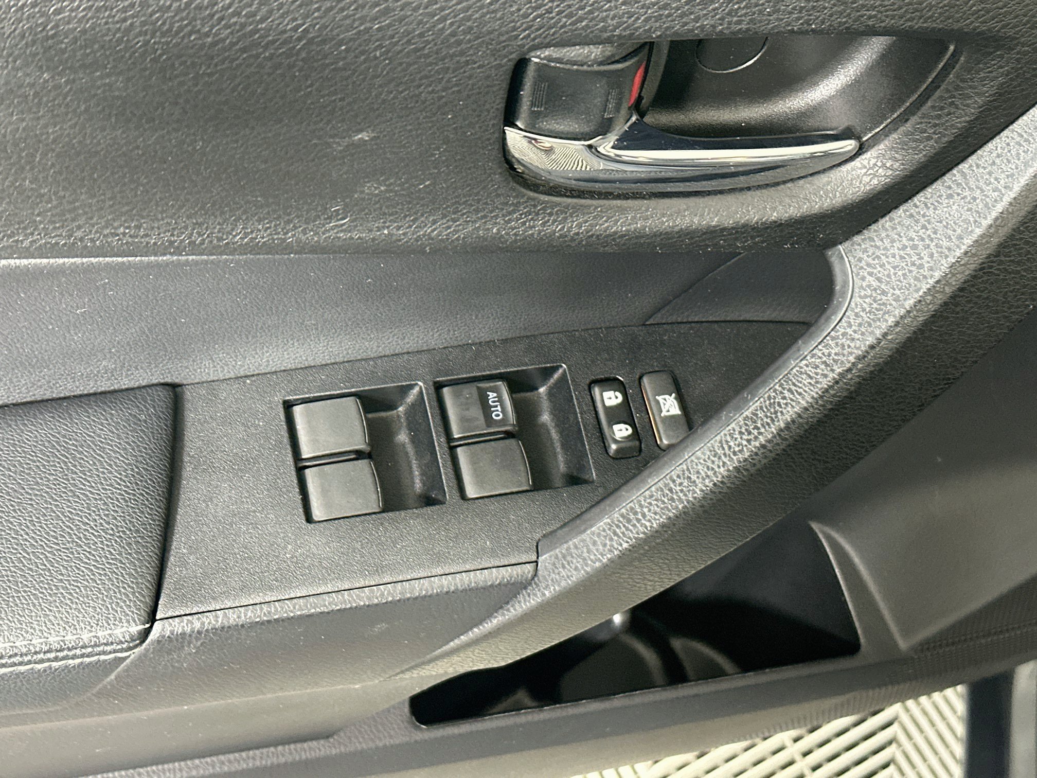 Used 2017 Toyota Corolla SE FWD image 14