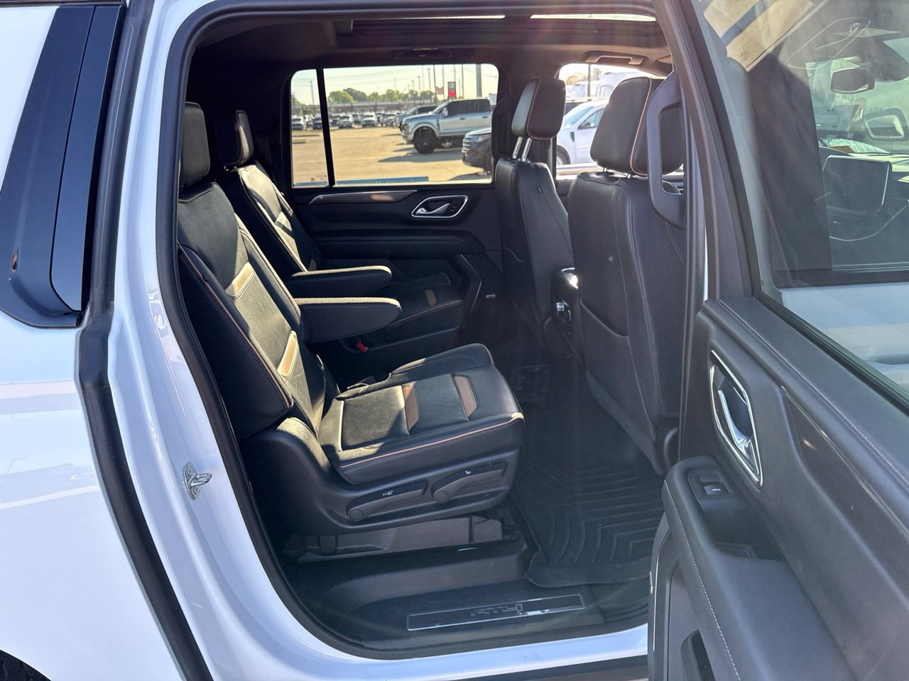Used 2022 GMC Yukon XL AT4 w/ Max Trailering Package AWD/4WD image 12