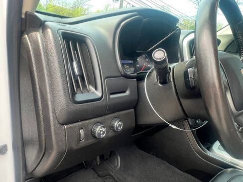 Used 2019 Chevrolet Colorado LT w/ Colorado RST Special Edition image 13