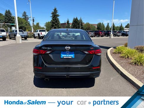 Used 2025 Nissan Sentra SR FWD image 5