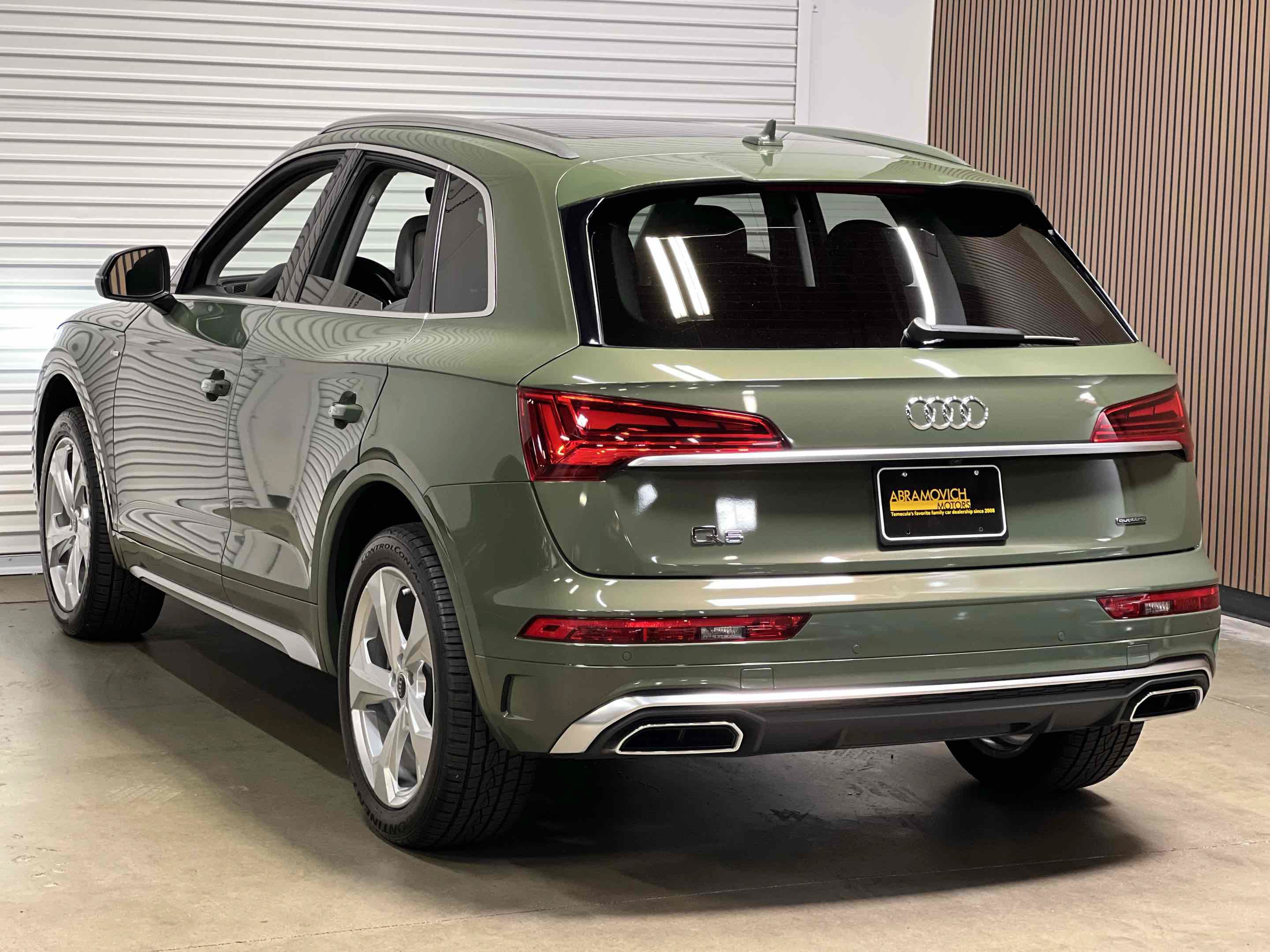 Used 2023 Audi Q5 2.0T Premium Plus w/ Premium Plus Package AWD/4WD image 4