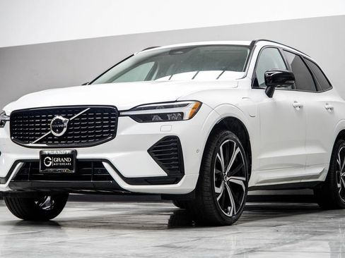 Used 2023 Volvo XC60 T8 Ultimate w/ Climate Package AWD/4WD image 9