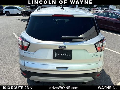 Used 2018 Ford Escape SE w/ SE Sync 3 Package AWD/4WD image 4