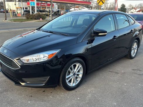 Used 2017 Ford Focus SE image 4