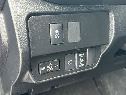 Used 2020 Toyota Tacoma SR5 image 14