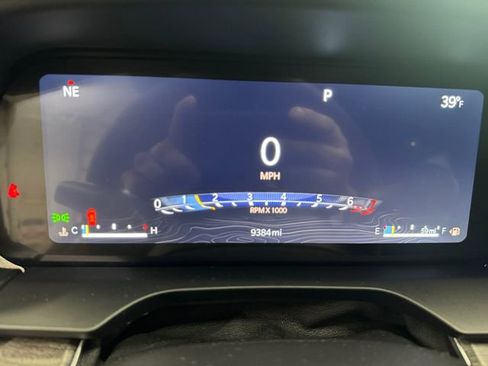 Used 2024 Jeep Grand Cherokee Limited w/ Luxury Tech Group II image 2