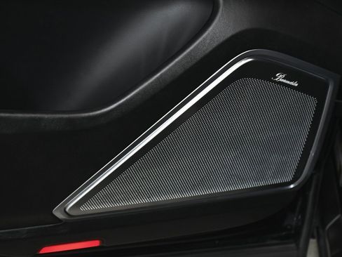 Used 2023 Porsche Cayenne GTS image 14