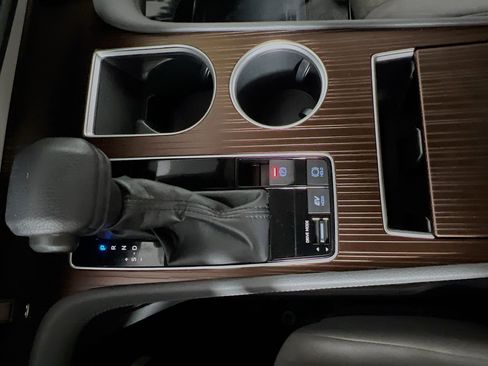 Used 2023 Toyota Sienna LE image 25