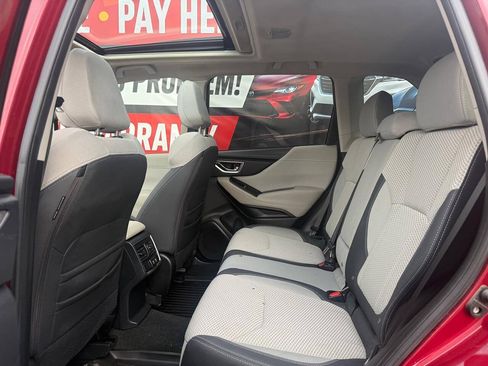 Used 2019 Subaru Forester Premium AWD/4WD image 6
