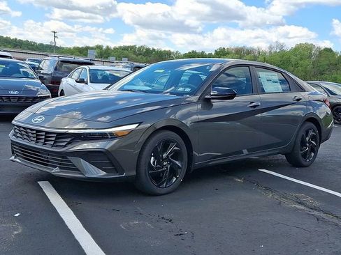 New 2026 Hyundai Elantra Sport FWD image 2