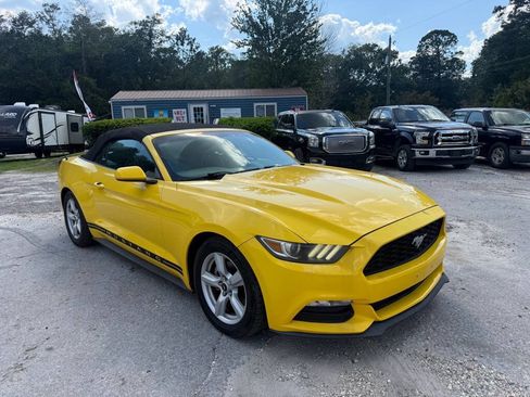 Used 2016 Ford Mustang Convertible RWD image 3